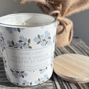 Violet & Vanilla Scented Candle with Wooden Lid